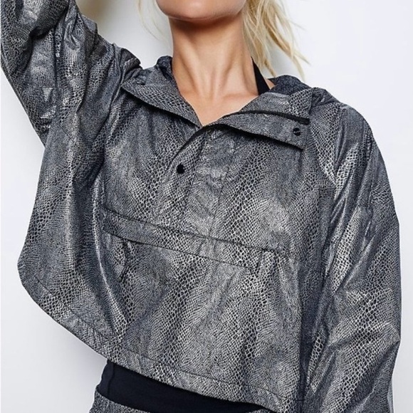 *NWOT* FREE PEOPLE MOVEMENT DIAMOND BLACK REFLECTIVE JACKET - Picture 4 of 5